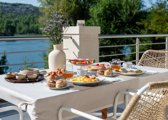 Πανσιόν Scardona Park Luxury