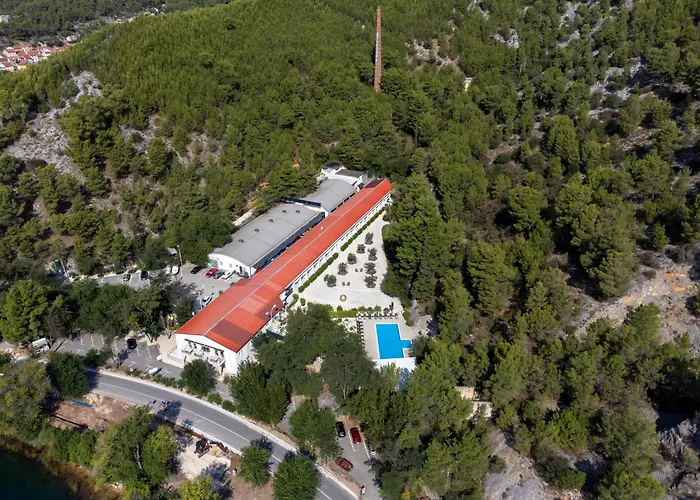 Scardona Park Luxury Pensionat 4*